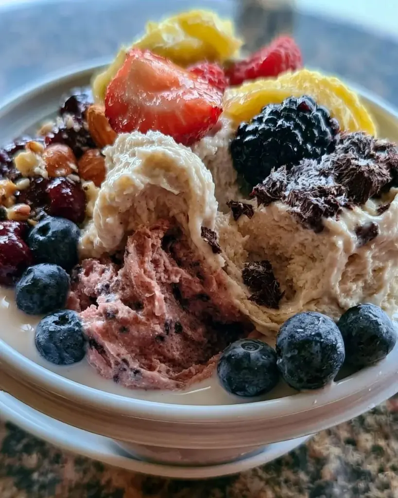 Ninja Creami Protein-Eiscreme in einer Schüssel, gesund und cremig.